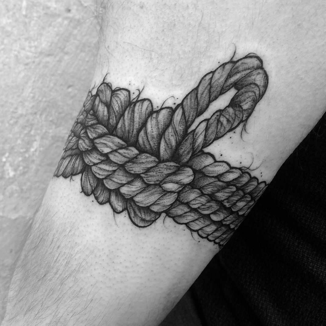 Bracelet de corde tressée en dotwork — Nik Costaz