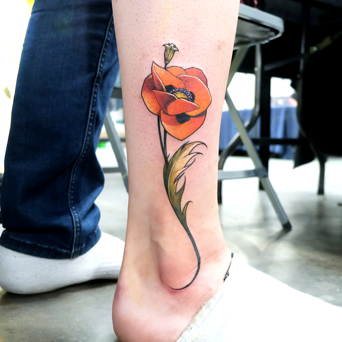 Coquelicot couleur sur mollet par Dusty Brasseur