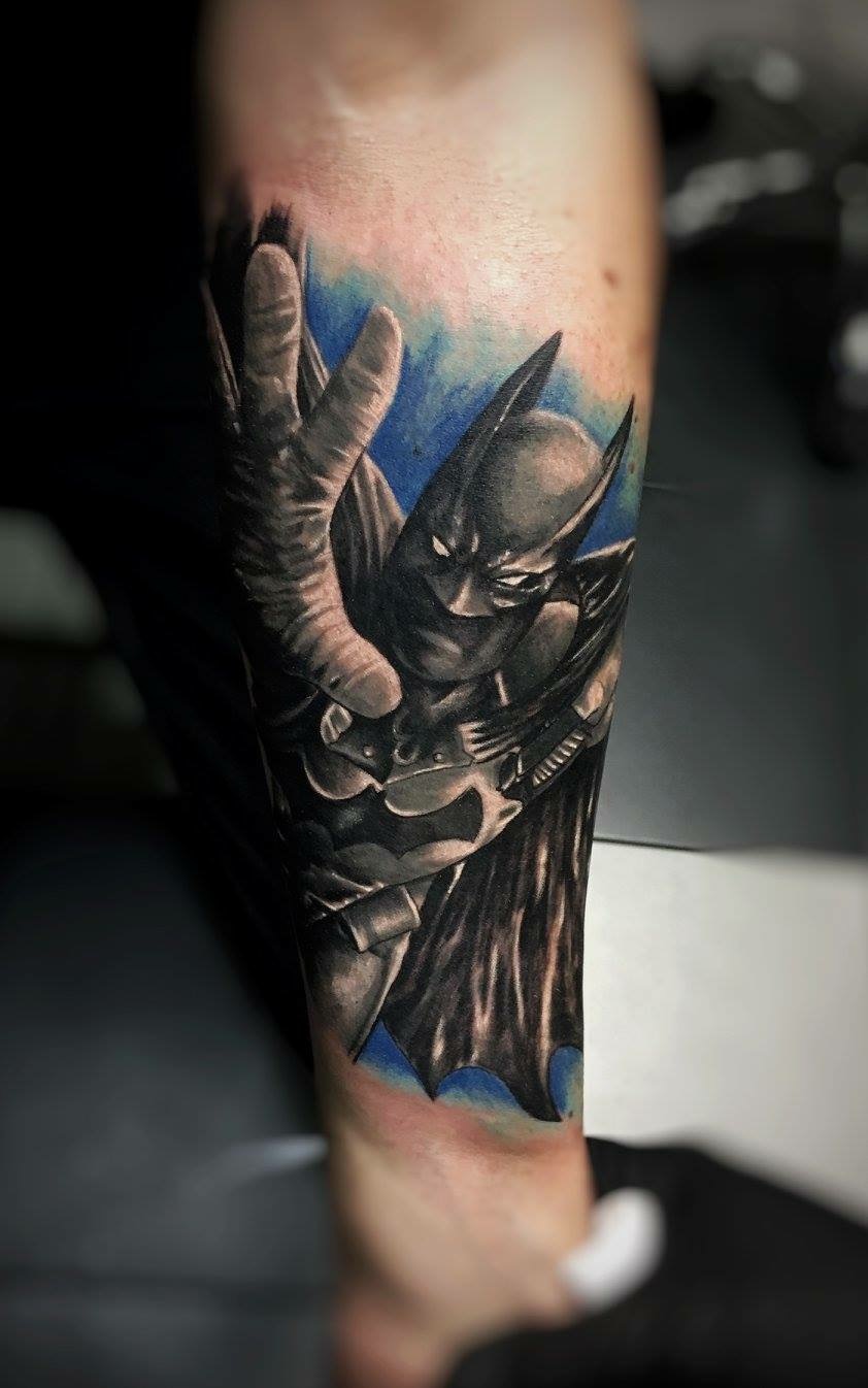 Batman en couleur sur avant-bras — Fabricio Mello